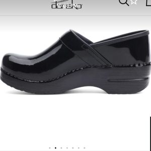 Patent Black Danskos